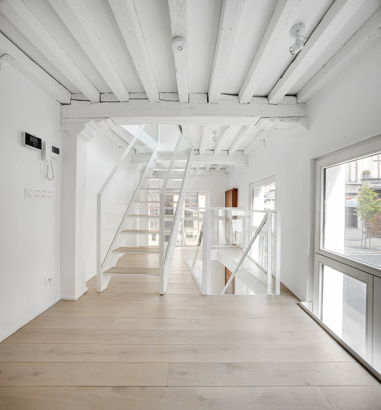 One Room Hotel  dmvA-16