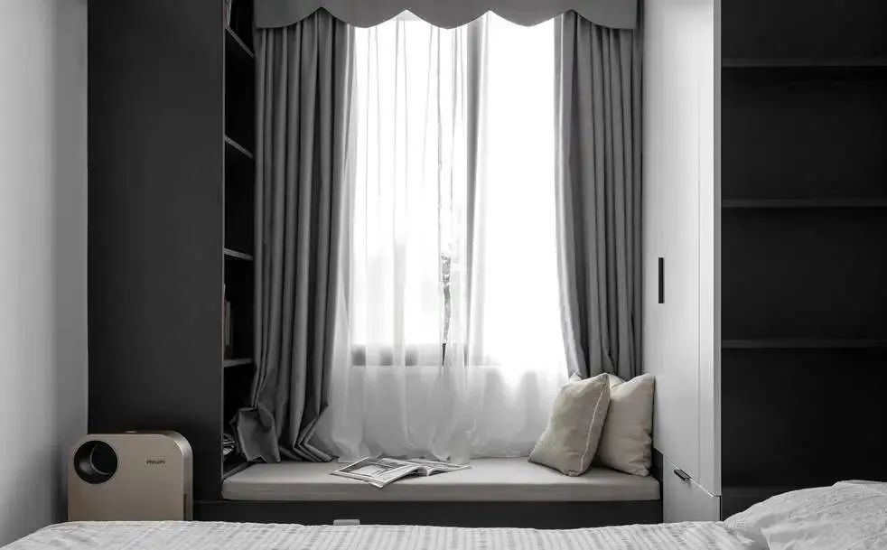 小卧室大收纳，14 种床头柜替代方案-22