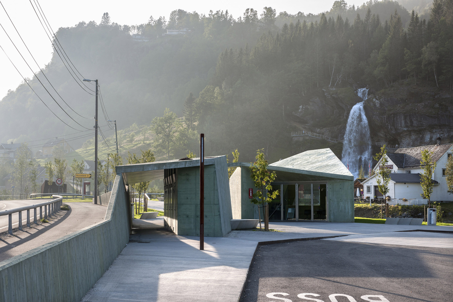 挪威 Steinsdalsfossen 瀑布景区建筑-41