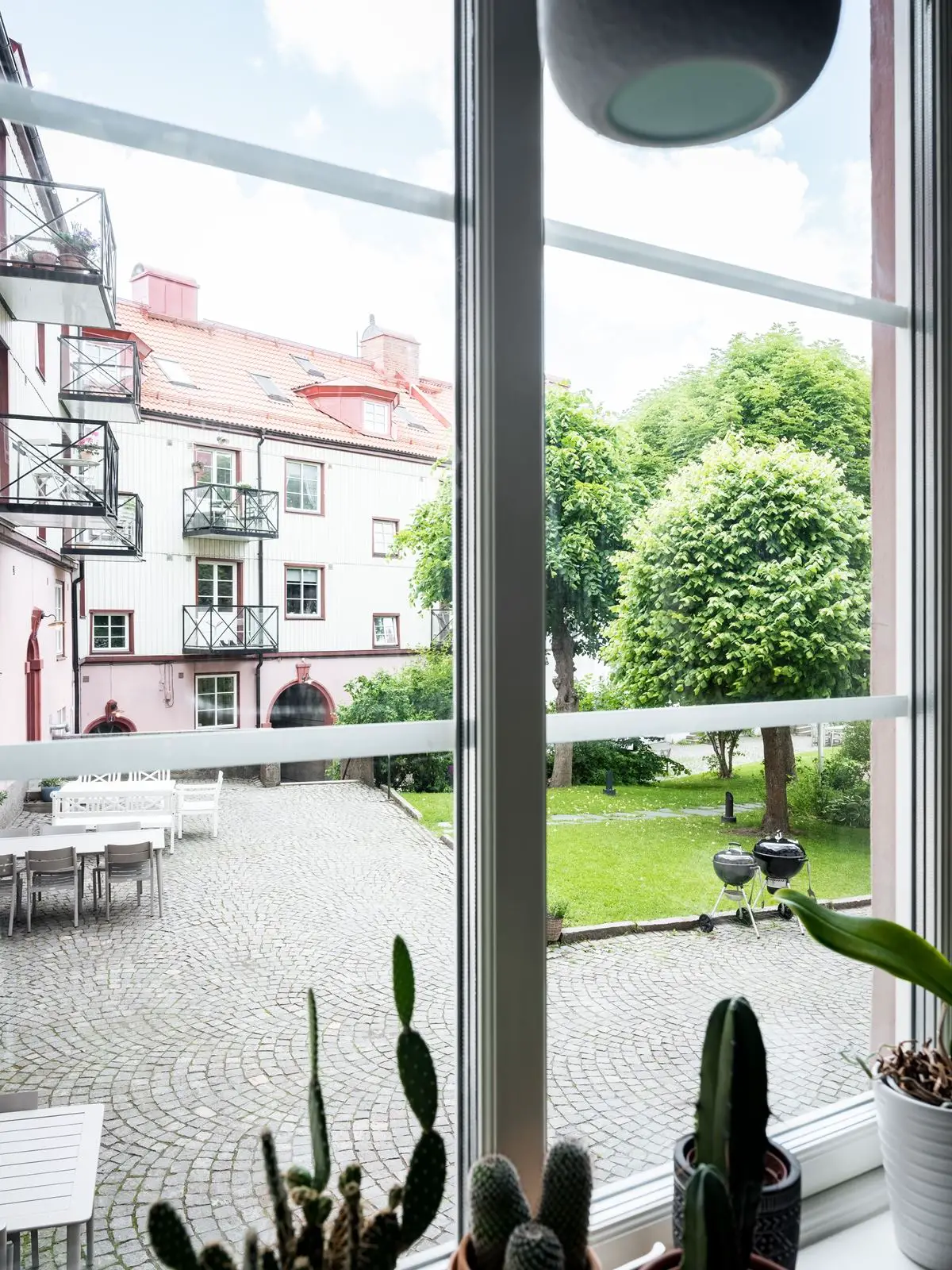 瑞典 80m2 工业风公寓 | 旧时面包店的优雅新生-10