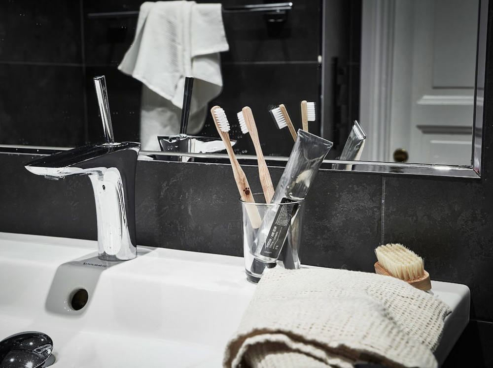 Gothenburg 魅力白公寓，女性化温馨设计-32