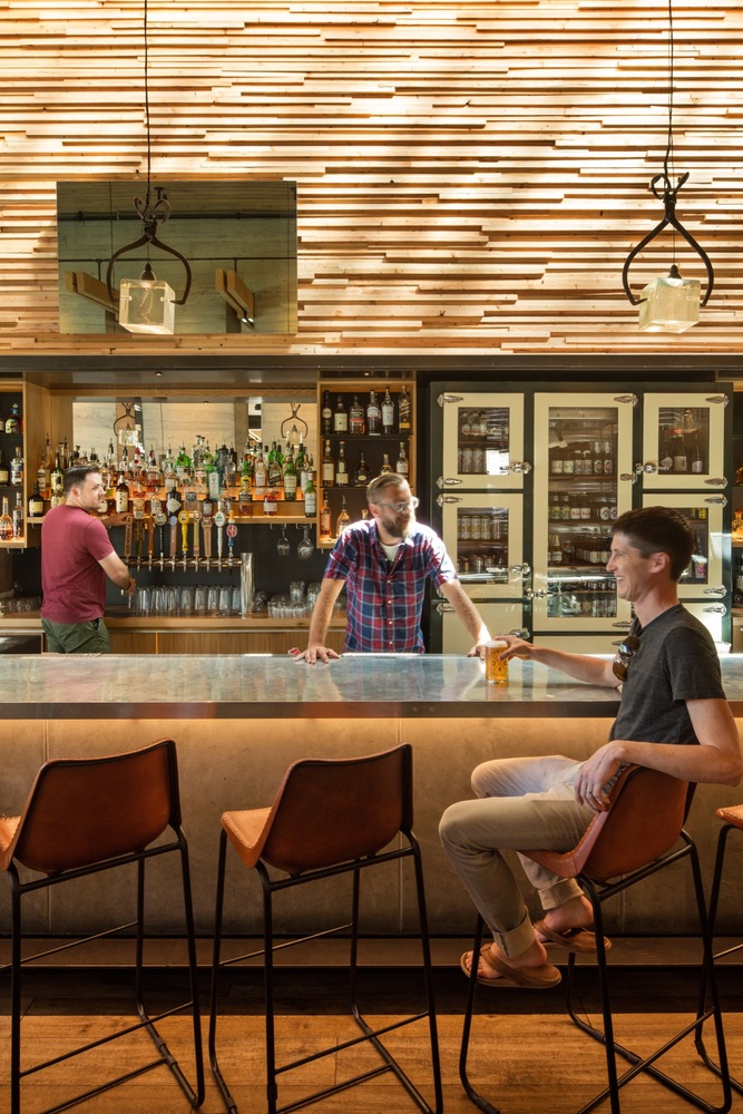 亚基马谷农业遗产的复兴 · Cowiche Canyon Kitchen and Icehouse Bar-76