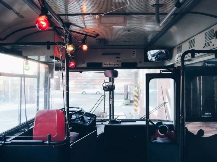 灵感||废弃巴士改造后,居然还能赚钱!-7