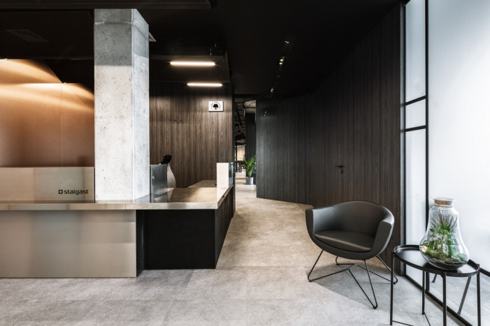 波兰华沙 Stalgast 办公室,工业风与现代化的完美结合-9