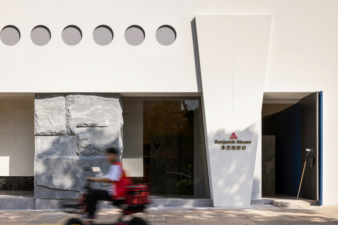 光之峡谷本杰明摩尔涂料展厅丨中国惠州丨质感建筑设计-11