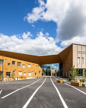 Keravanjoki 多功能建筑丨芬兰丨Lukkaroinen Architects