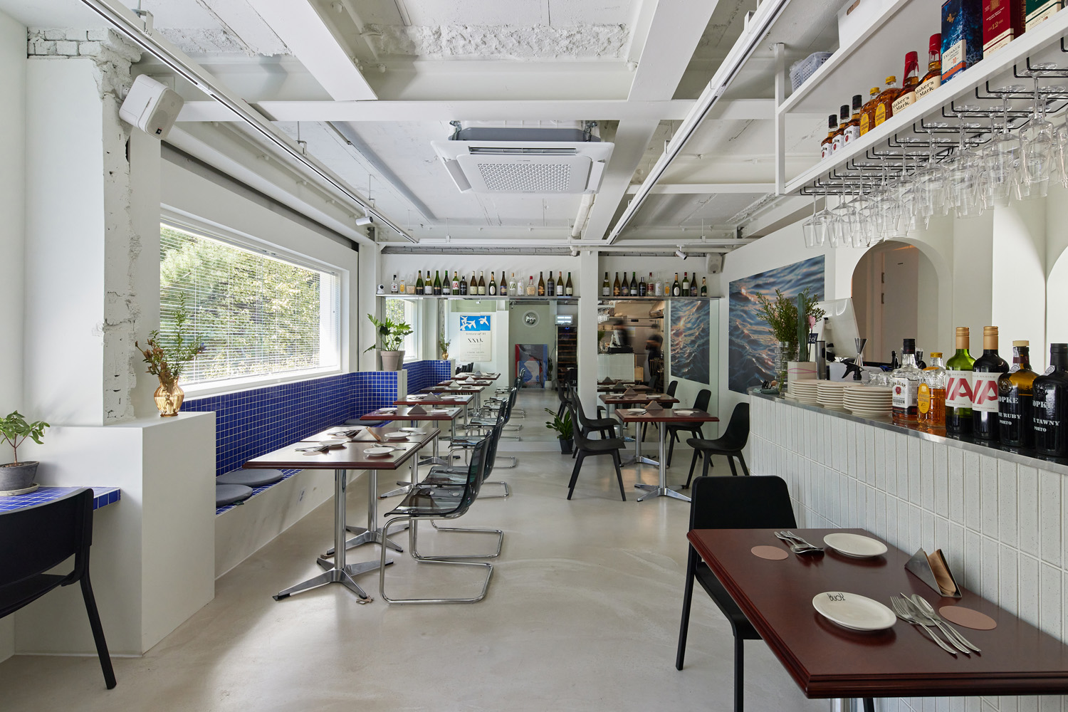 白色与蓝色的简约时尚 | 18 平米小空间的优雅转身-2