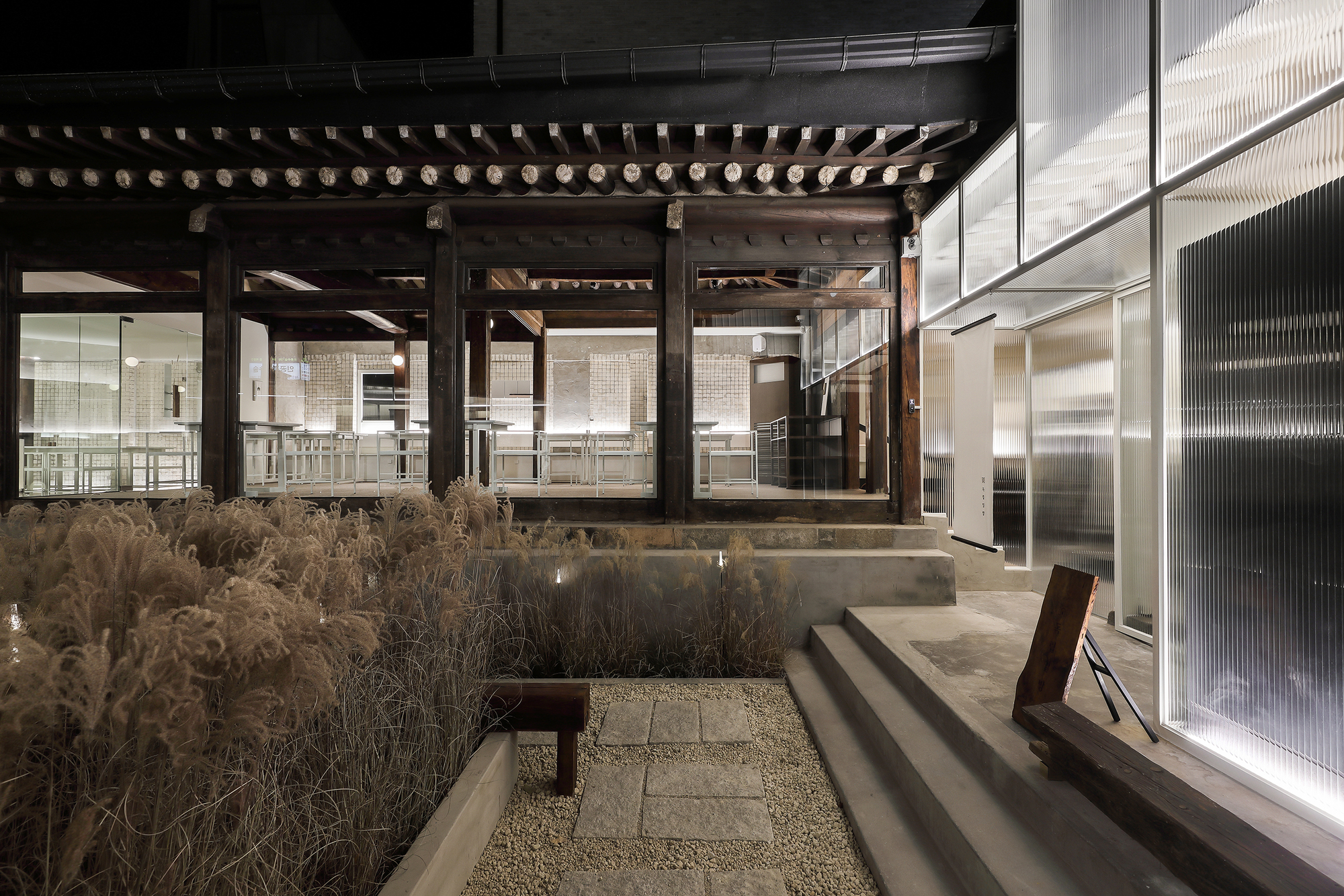 Dongnip Milbang Restaurant / Design Studio Maoom-29