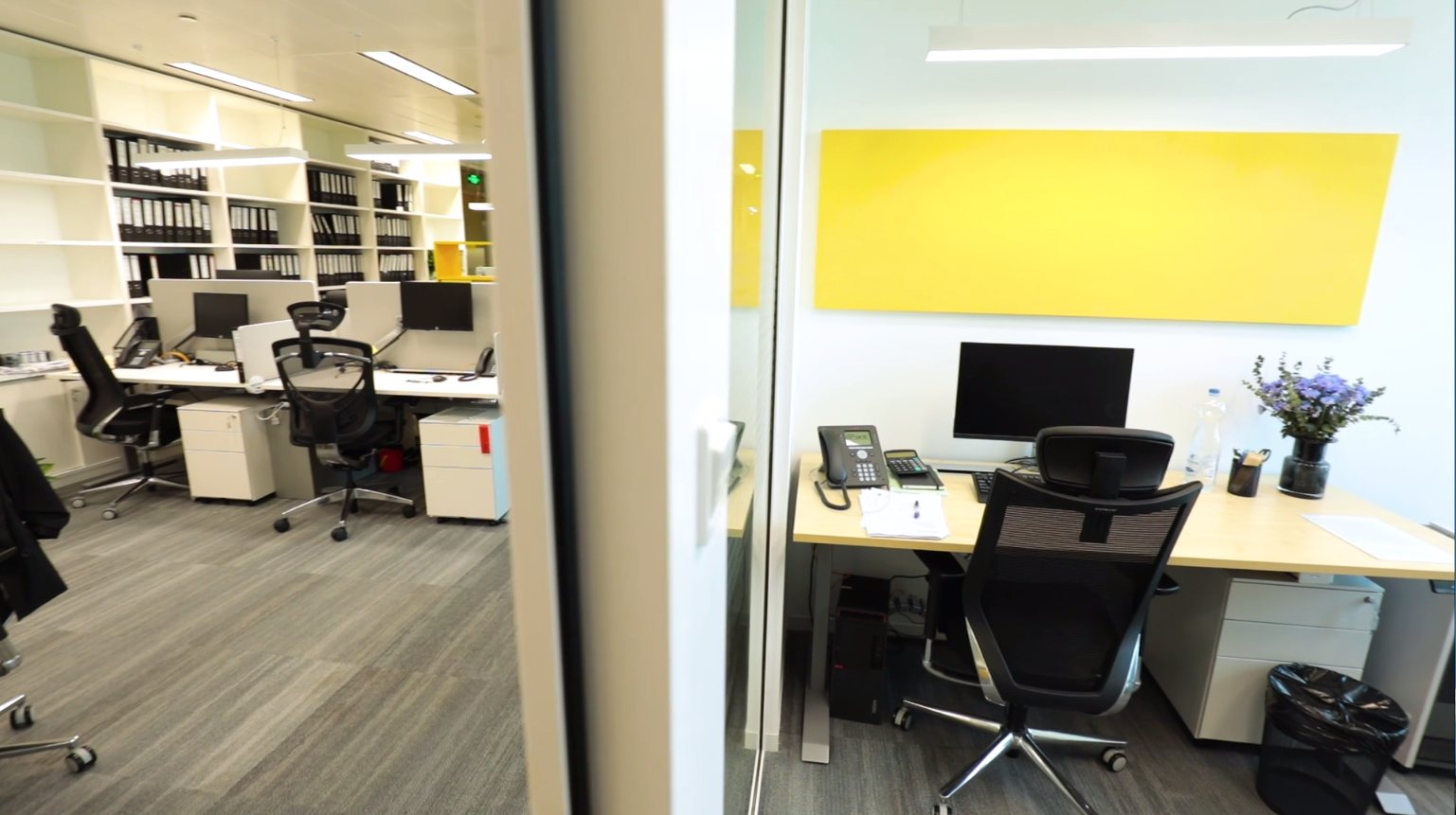 CMS 上海总部办公空间 | 现代简约与活力创新的完美结合-12