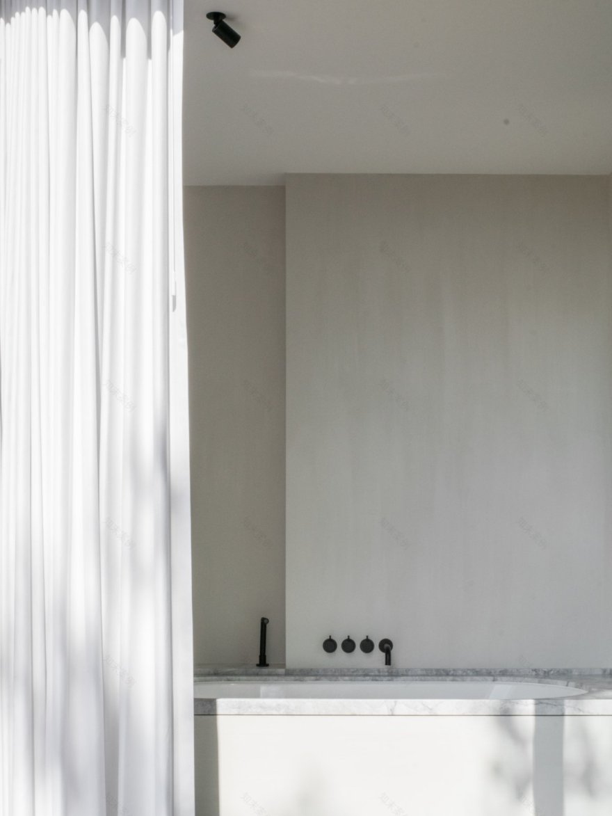 比利时 Flemish 景观中的极简主义宁静之家-12