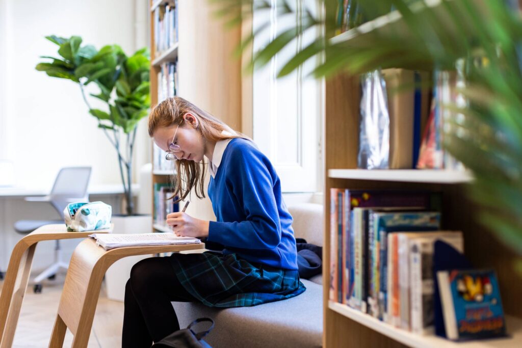 Kingsley School Learning Resource Centre - Envoplan-23