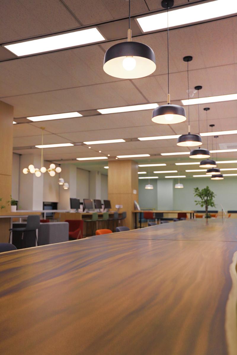 国会图书馆 | 明亮温馨的国会内阅读空间-9