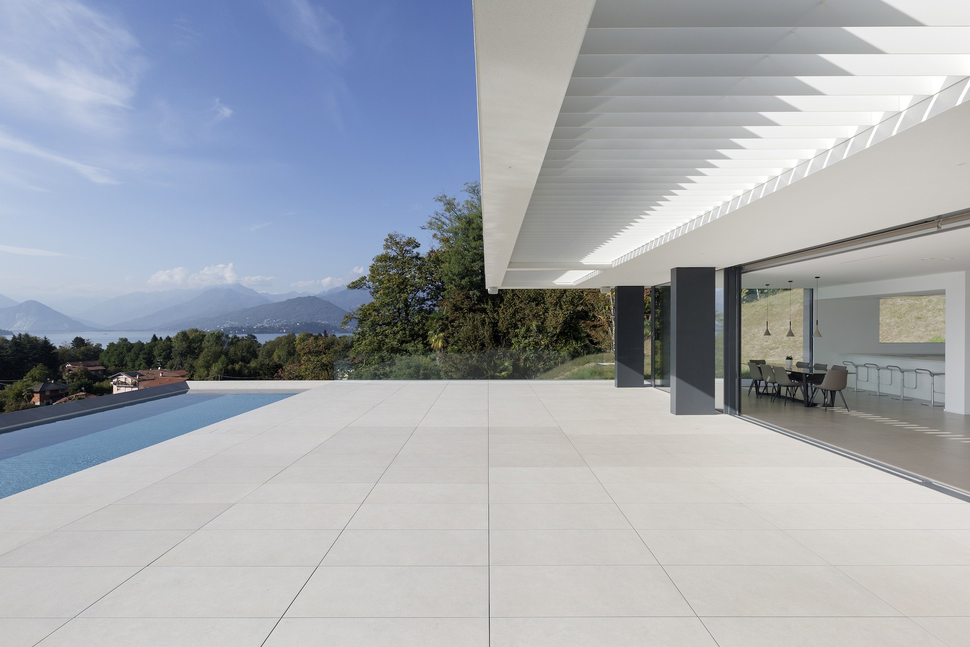 现代简约山坡别墅-4