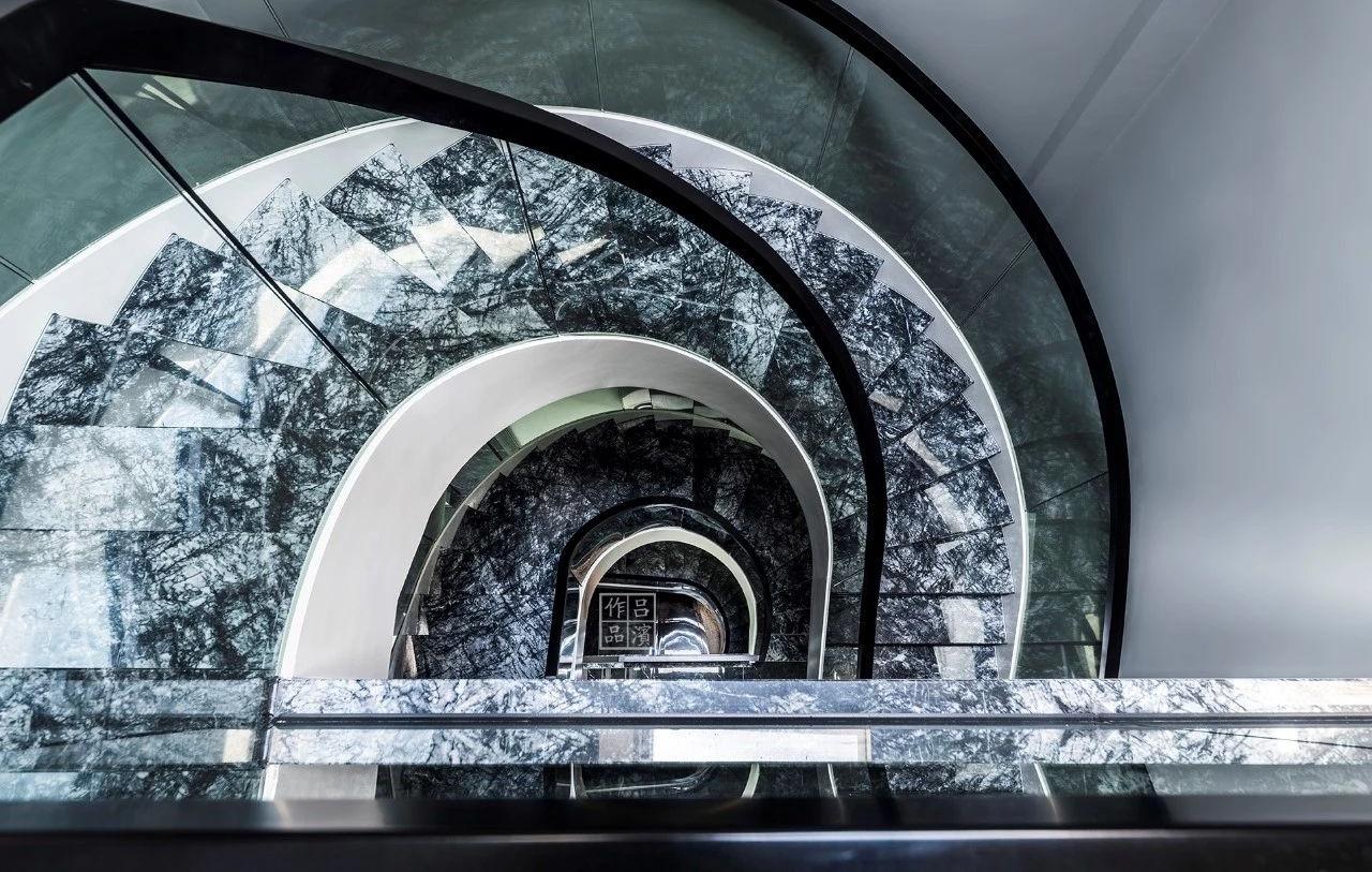 吕滨工作室蒂凡尼的早餐丨点石·亚太墅装吕滨工作室-49