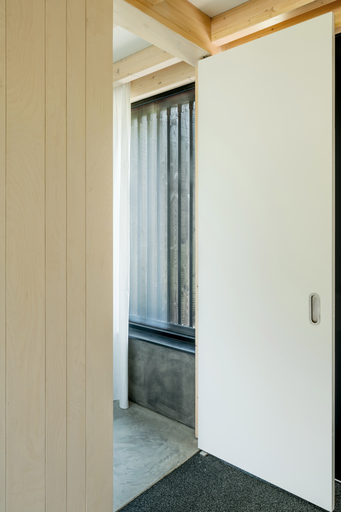 荷兰现代农庄中的两套住宅与工作室-56