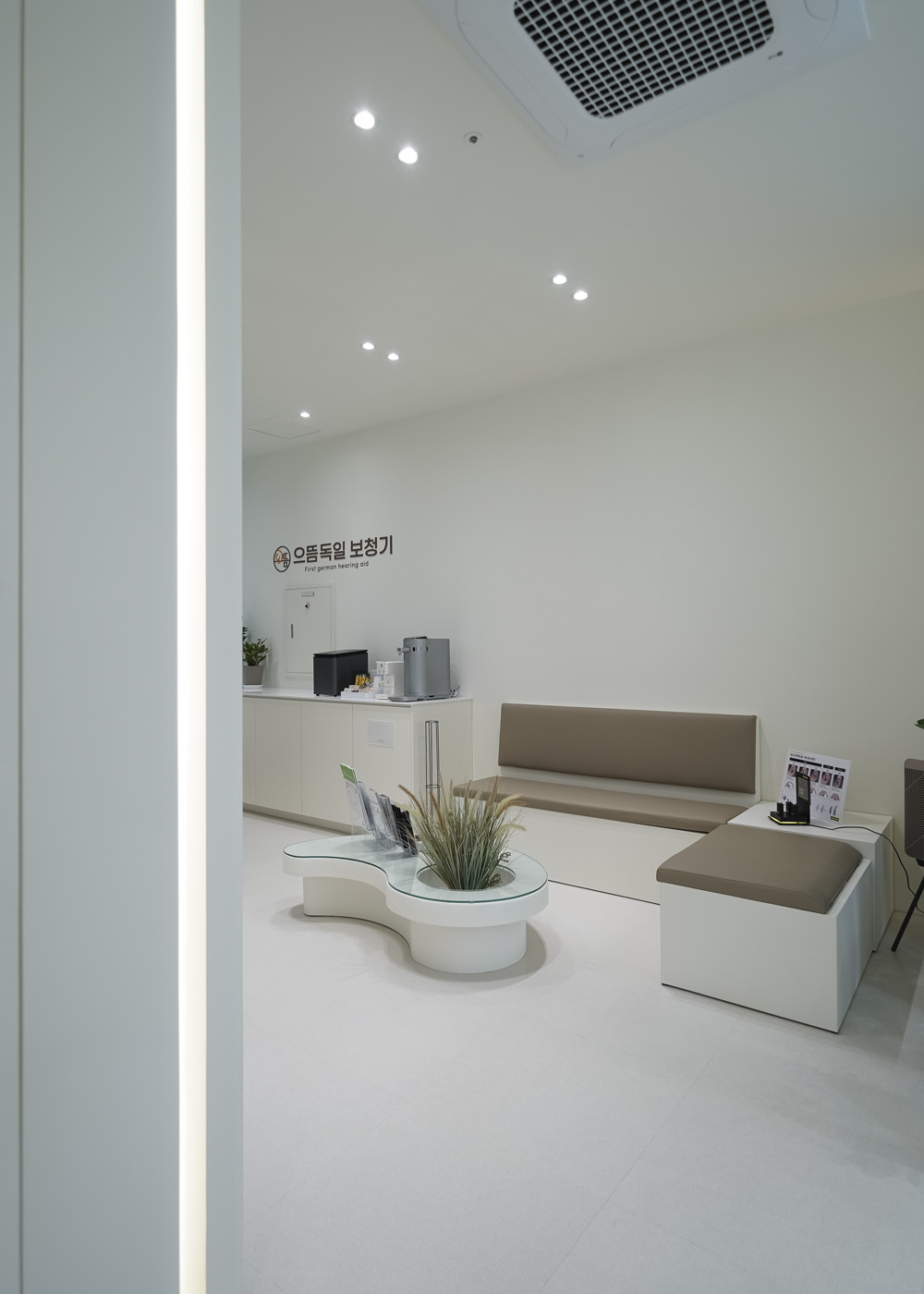 白色迷你设计，17 平米警钟服务中心-13