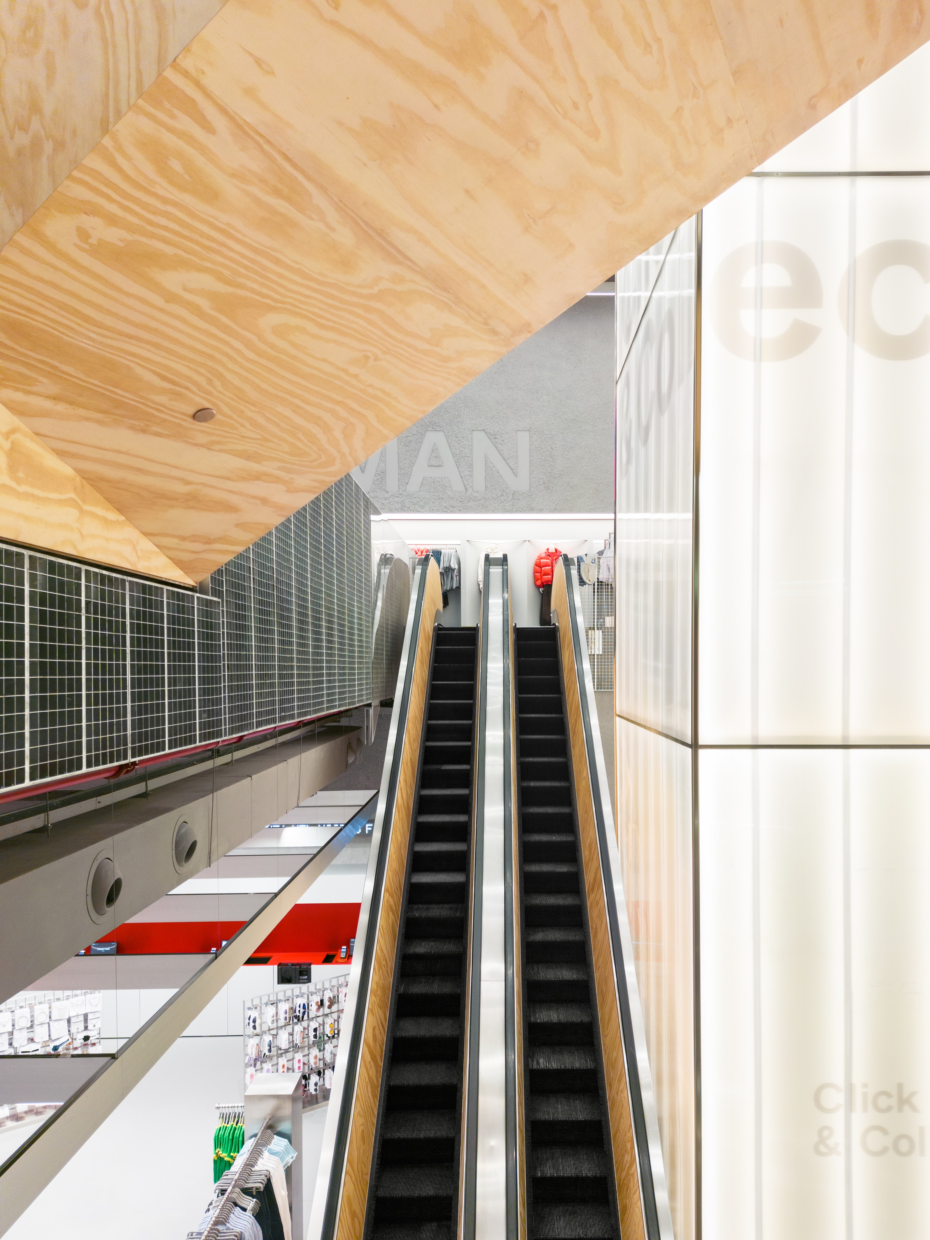 Bershka Vittorio Emanuele 旗舰店丨意大利米兰丨OMA-6