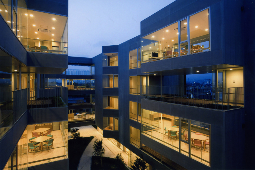 福井山峦间的温馨养老院-29