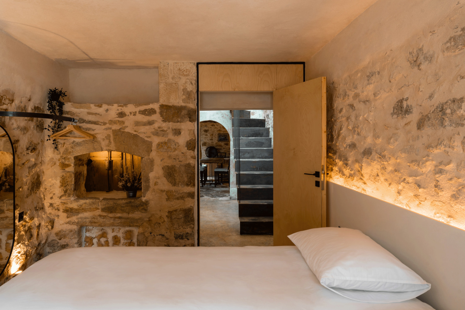 希腊 Coo House · 古老石屋的现代重生丨Zeropixel Architects-22