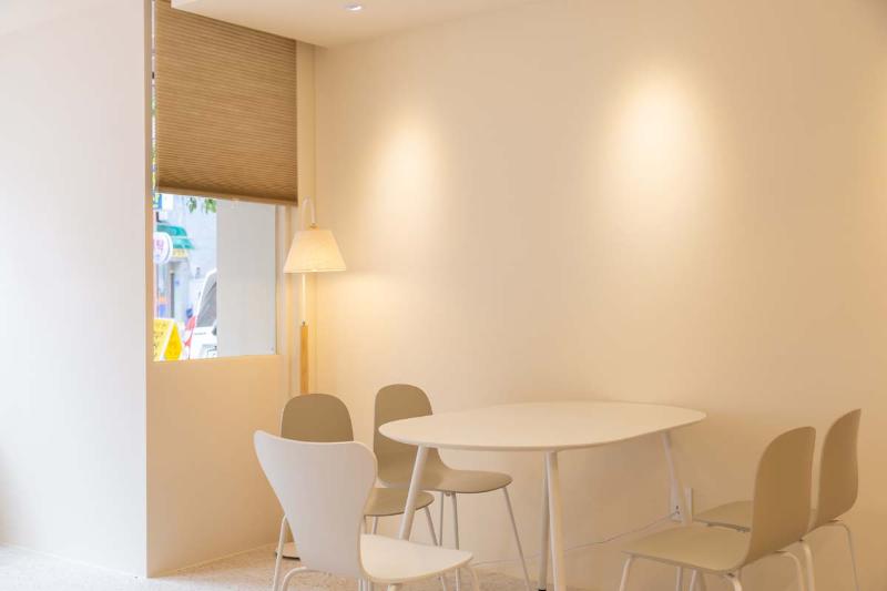 17 坪温馨咖啡馆，简约现代风格的魅力-11