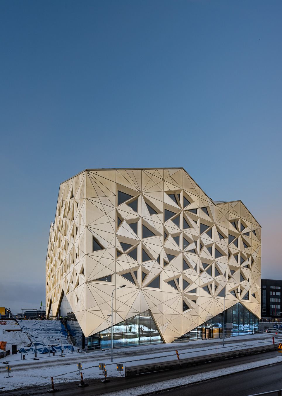 朱韦伦（注：这是根据发音进行的音译，如果Juvelen有特定的专业领域含义，需结合具体语境给出更准确的翻译） 丨瑞典乌普萨拉-8