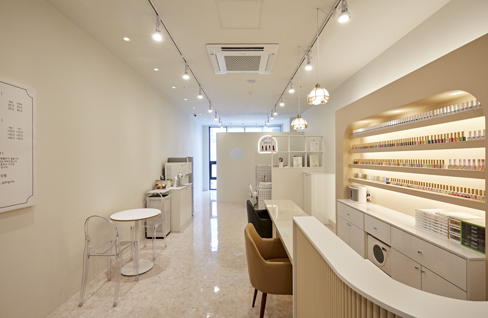 12 平米简约卧室，照明设计是亮点-3