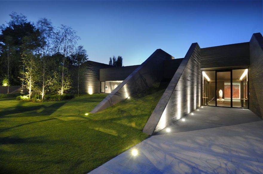 Madrid 郊区混凝土住宅-27