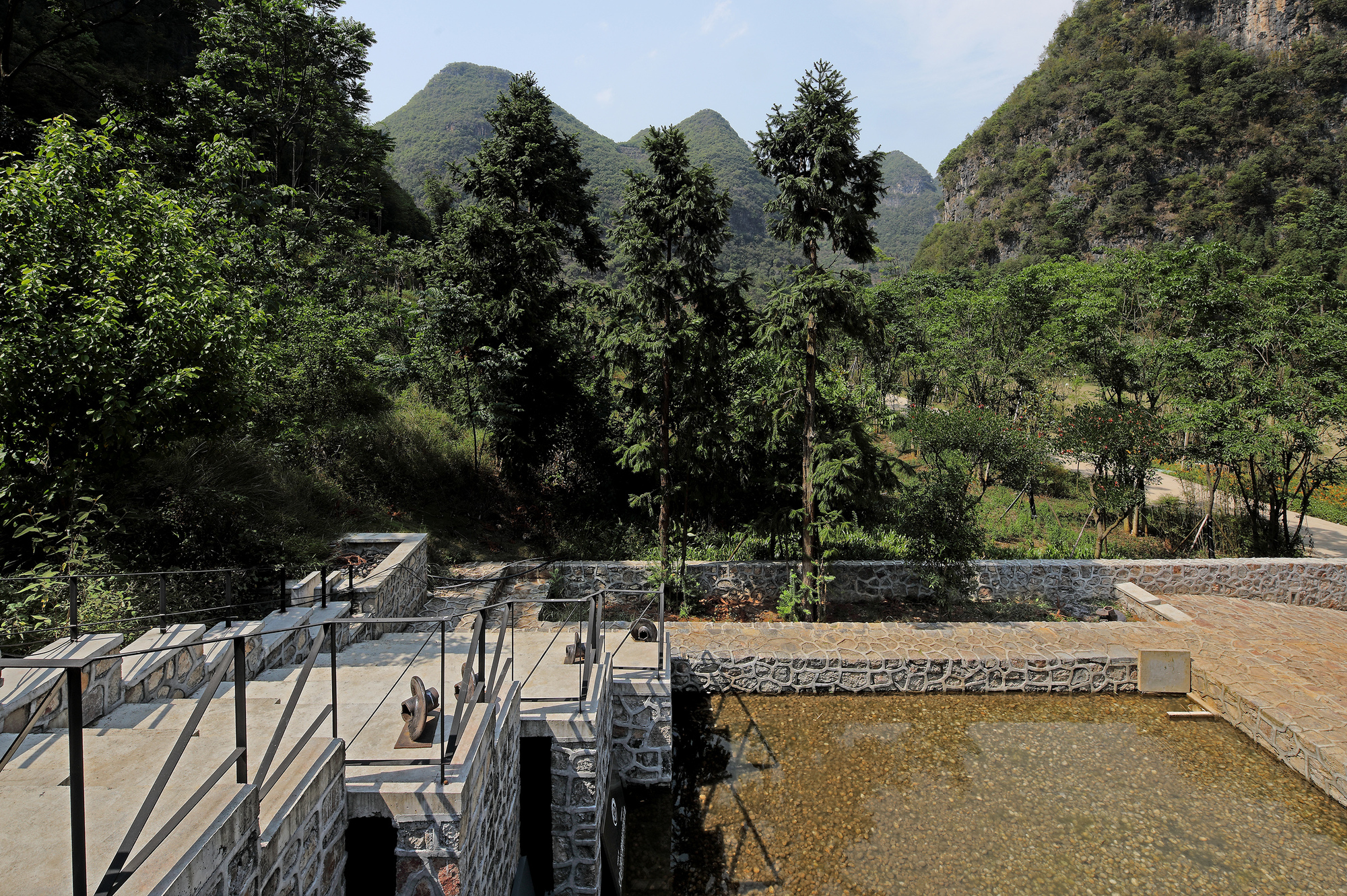 Camping Service Center in Louna / Atelier Li Xinggang-27