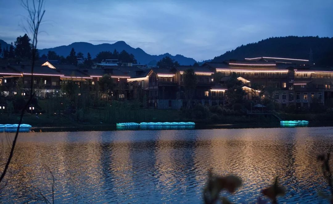 丹寨万达小镇睡莲水上影展,自然与艺术的融合-60