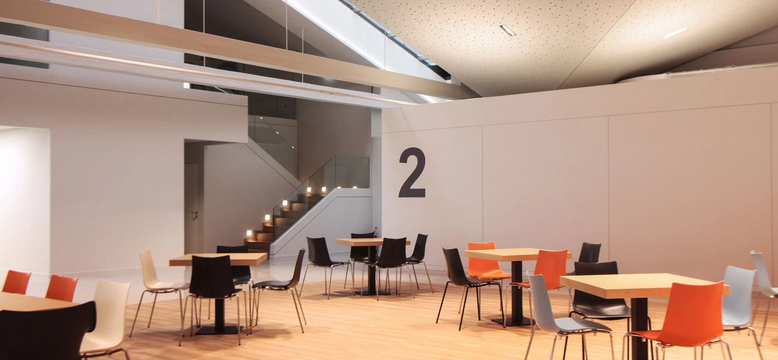 公司总部，雅典丨希腊雅典丨o25-18