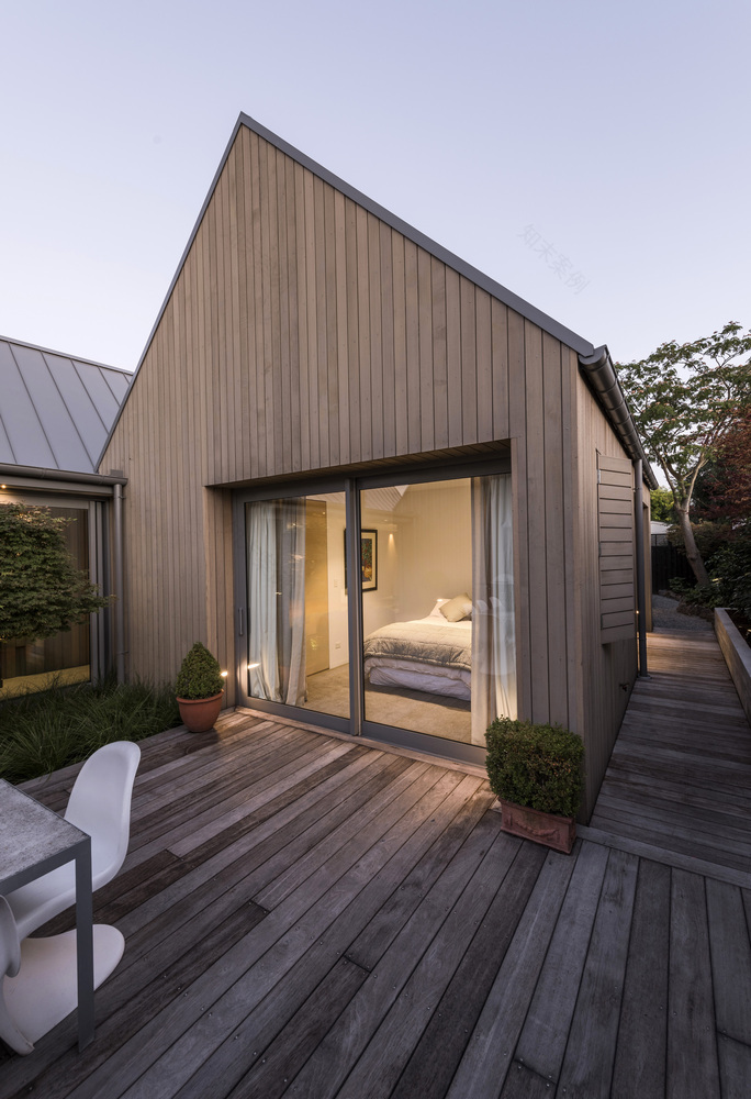 克赖斯特彻奇农舍改造 | 轻质雪松与玻璃画廊的现代演绎-30