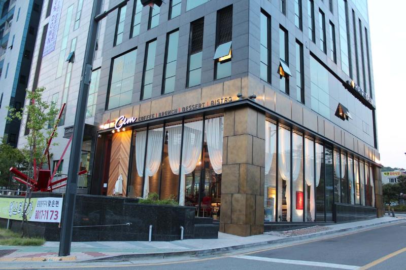 温哥华现代小清新咖啡馆设计-15