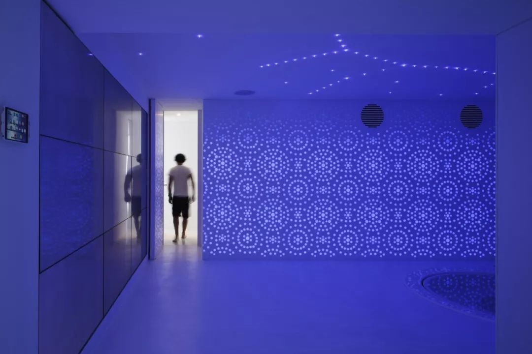 地中海风情的 Villa Mediterraneo | 几何结构与自然景观的完美融合-31