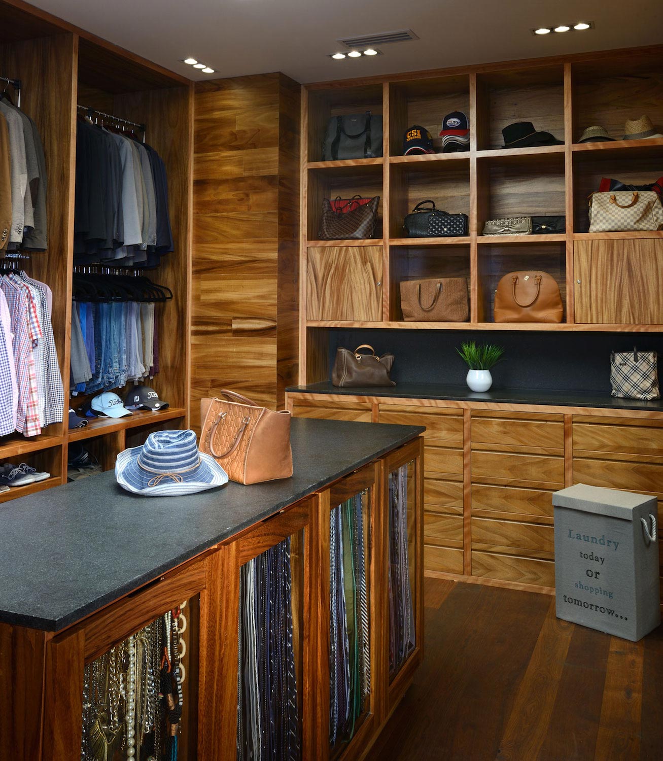 墨西哥瓜达拉哈拉双高空间现代中庭住宅-23