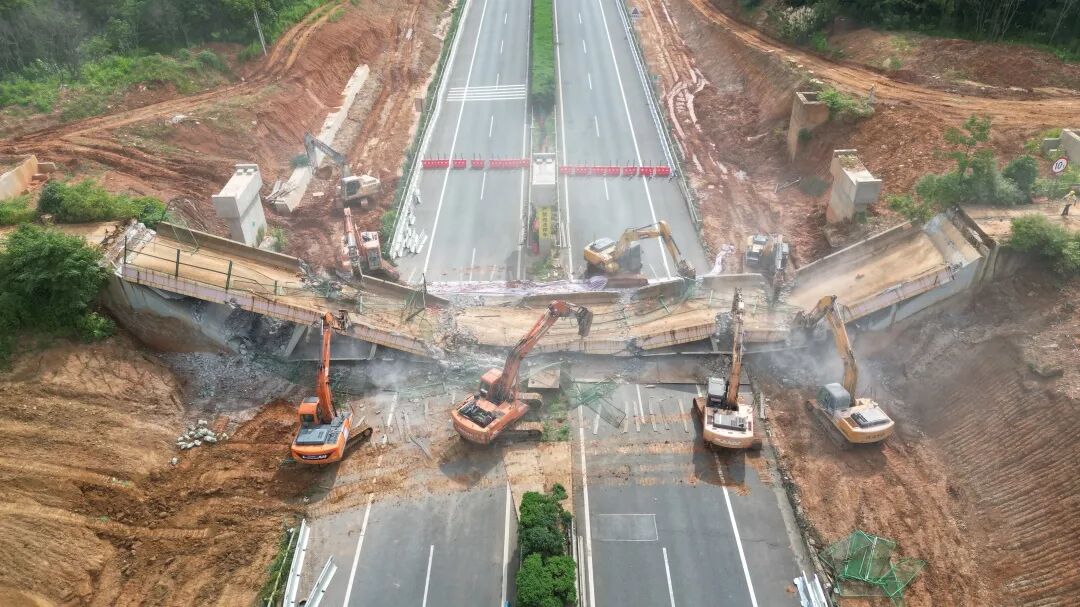 楚天通衢再升级！中建八局武汉绕城高速“扩容”通车-38