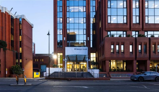 CT办公楼案例|伦敦·温布尔登圣乔治大厦西翼改造,秉持 优先改造再利用 理念-29