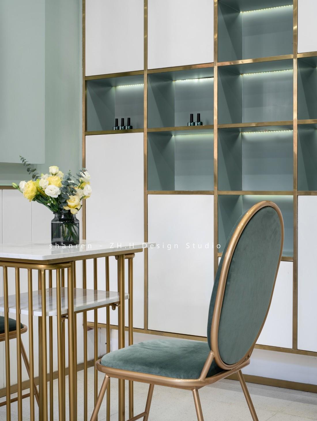 幻彩魅影-- 珠宝美甲空间,精致实用展示设计-4