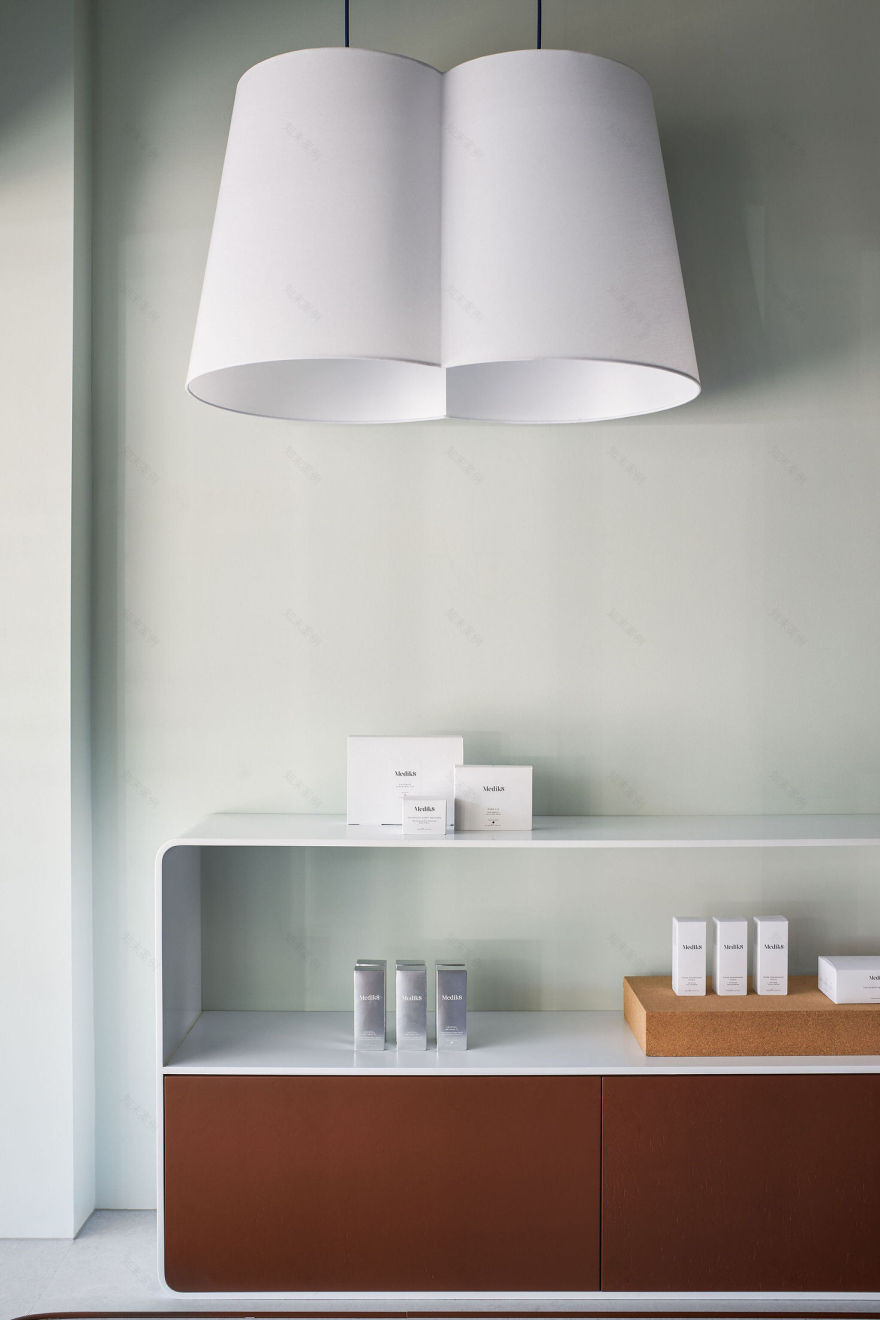 布里斯班的 Light Years Skin Studio丨澳大利亚布里斯班丨Maher Design-12