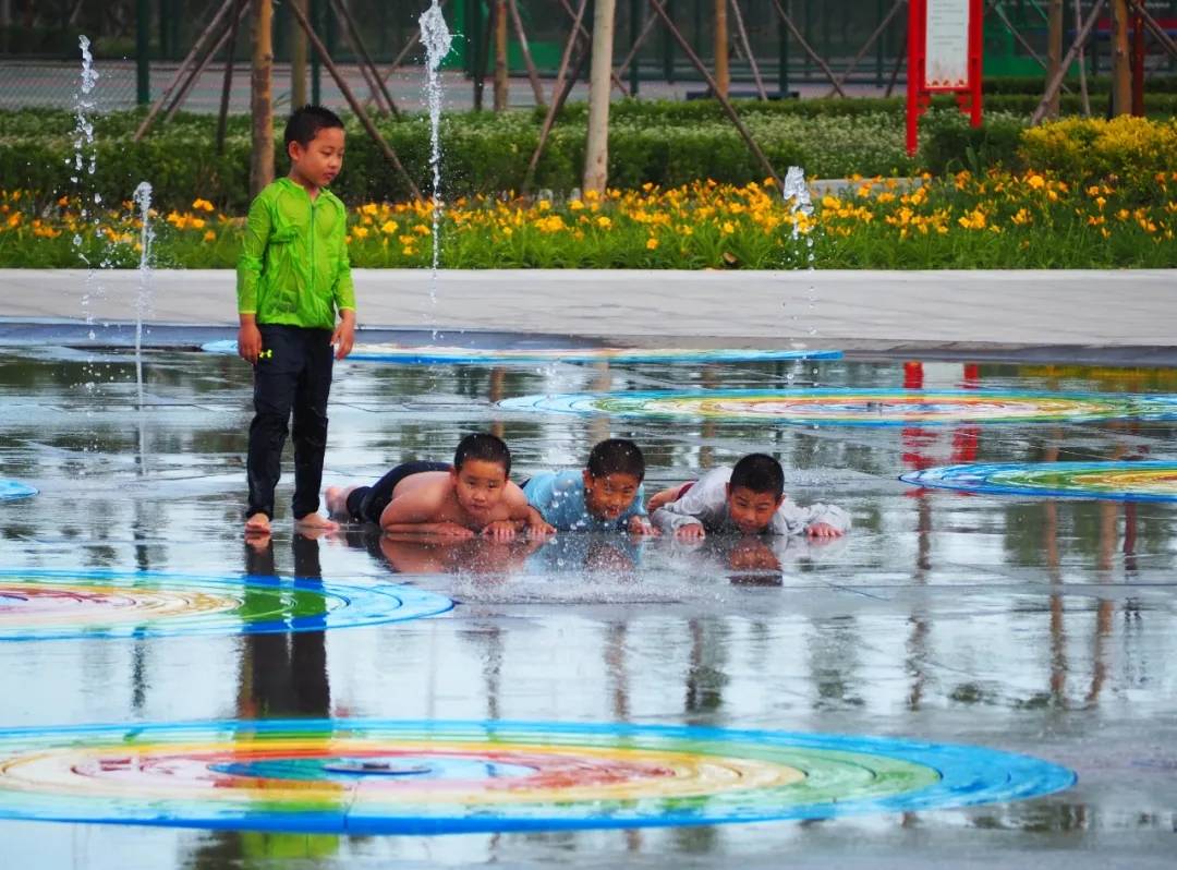 北京黑桥公园彩虹广场-10