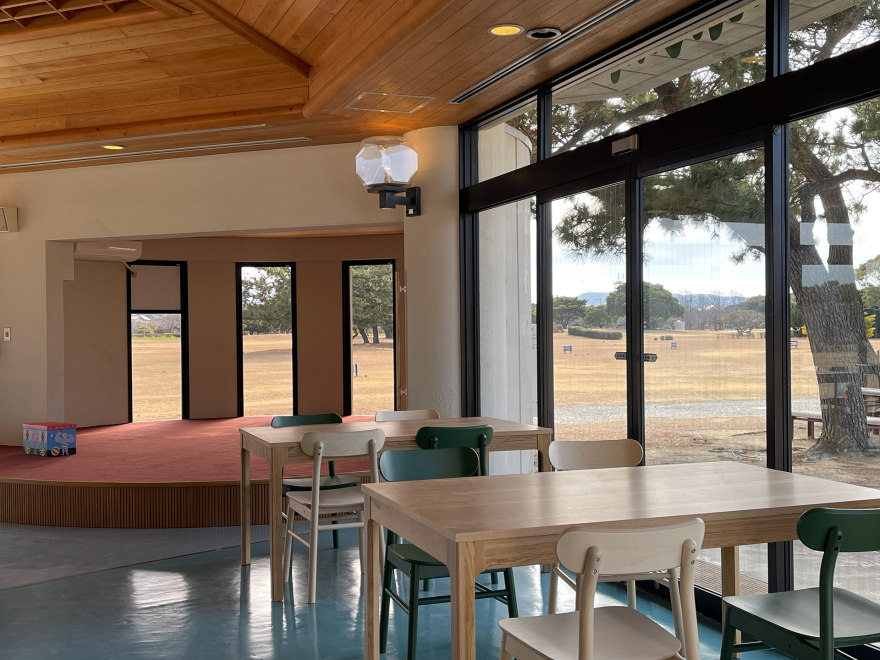 萌萌游戏咖啡馆(注:MOGMOG若为特定品牌名可按音译萌萌,若有更准确背景信息可按需调整) 丨日本福冈丨石井大吾デザイン室一級建築士事務所-33