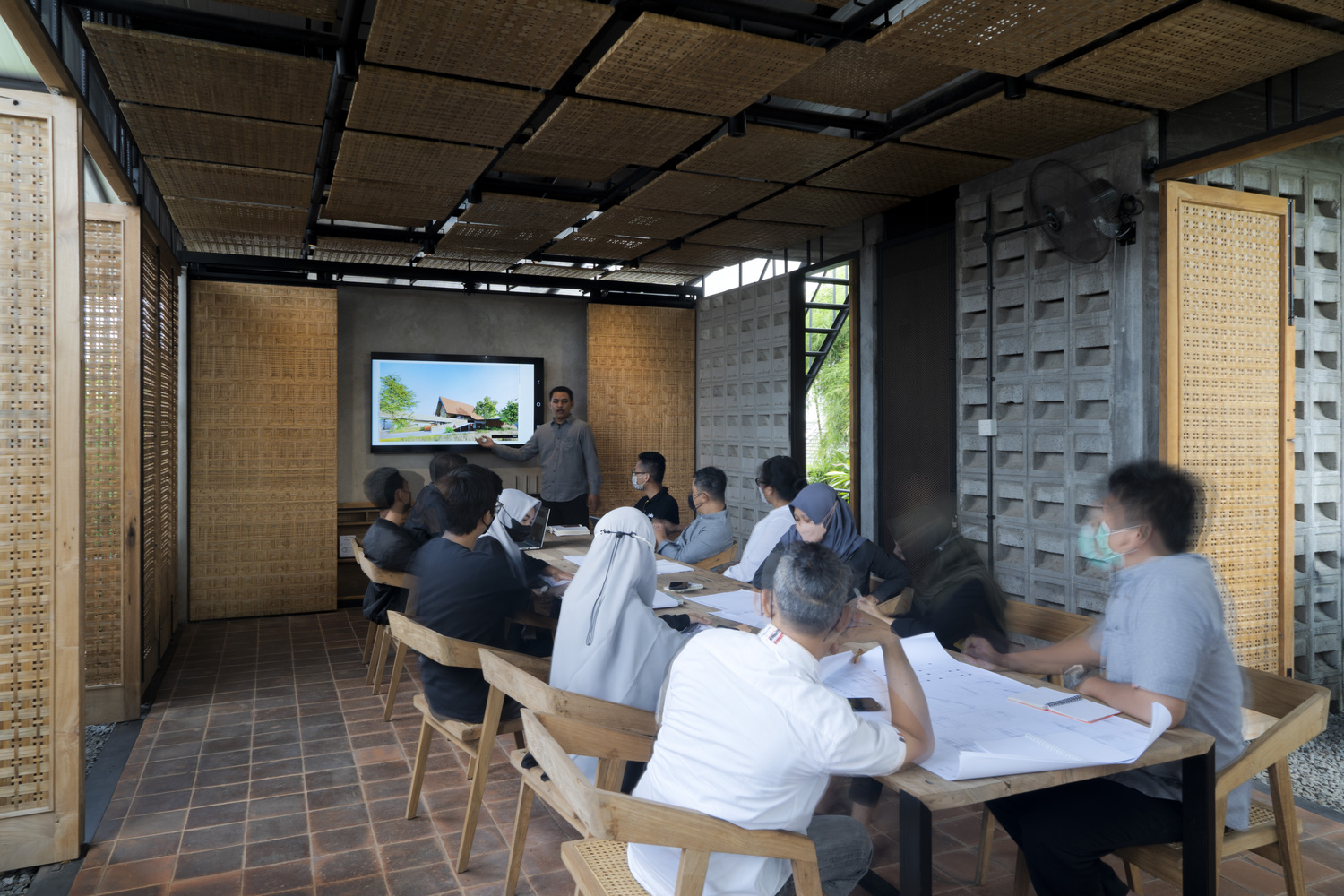 印度尼西亚亲生物办公楼丨安迪拉赫曼建筑师-29