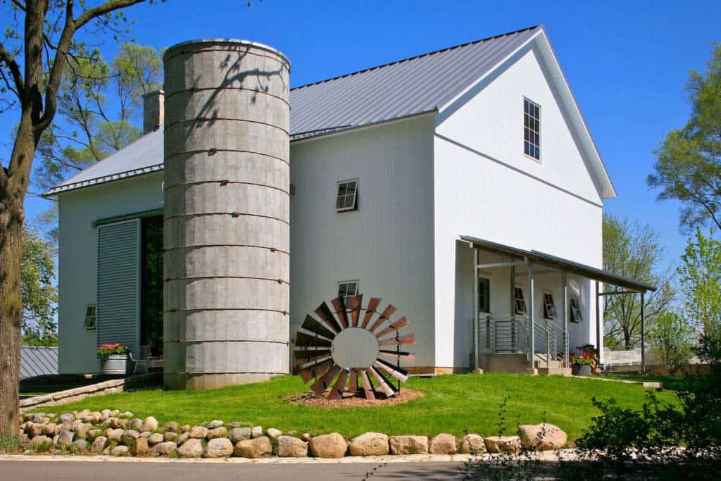 A 200-year-old Michigan barn gets an amazing makeover into a house-1