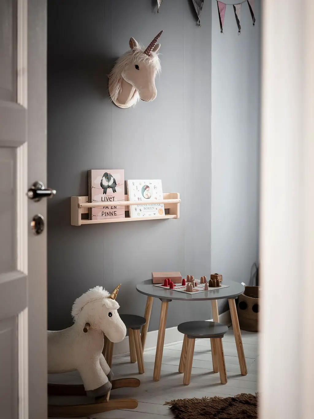 古雅 Göteborg 公寓的现代斯堪的纳维亚风格翻新-18