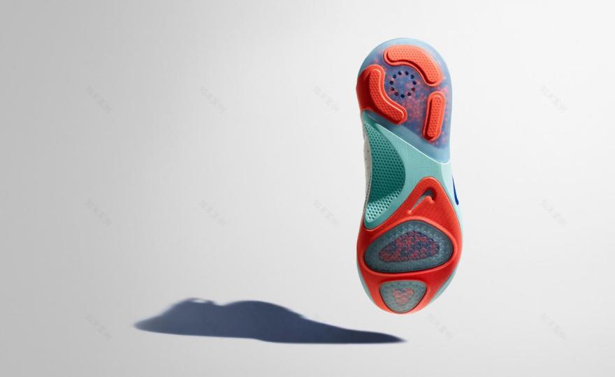 耐克创新推出 Joyride 跑鞋,打造个性化缓震系统-14