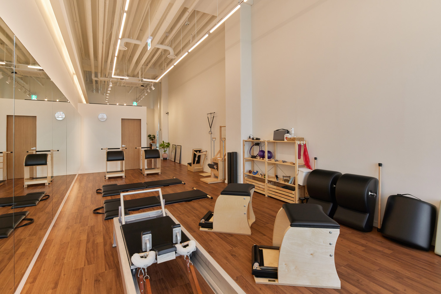 白色与木质，打造温馨的 27 平米公寓-4