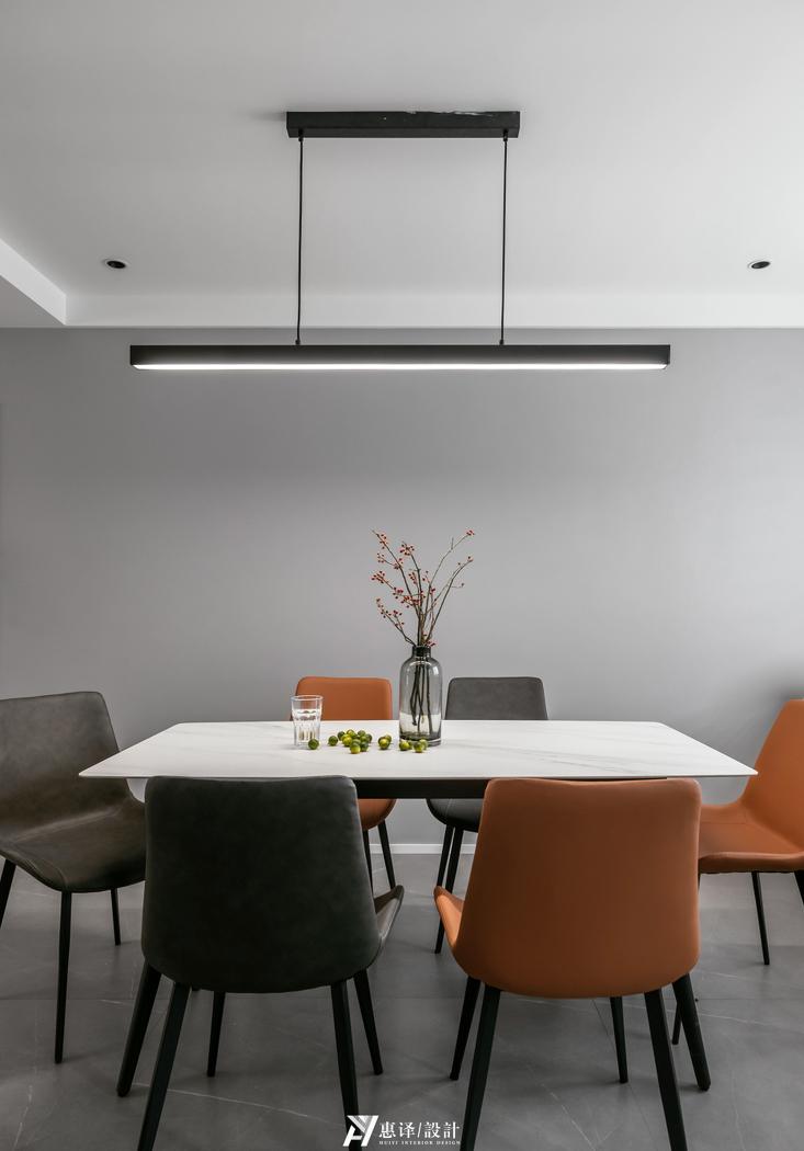 平层高级黑白灰+暖橙色室内设计丨惠译设计工作室-24