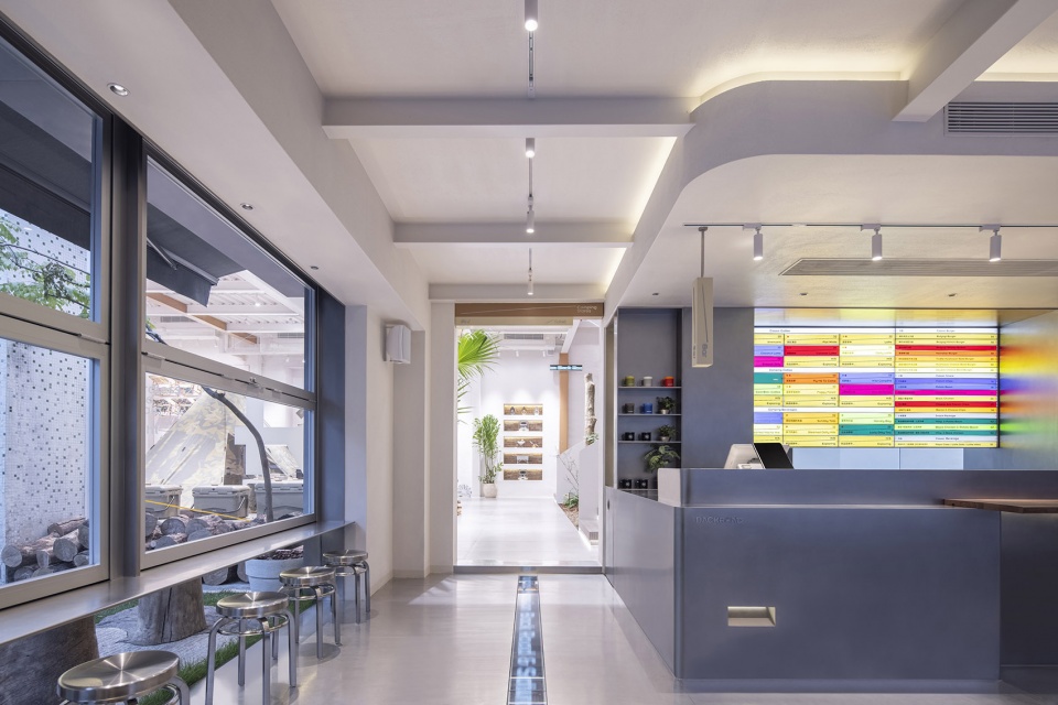 杭州观堂设计 | BACKROAD 户外集合店,老厂房的新生与多元空间-40