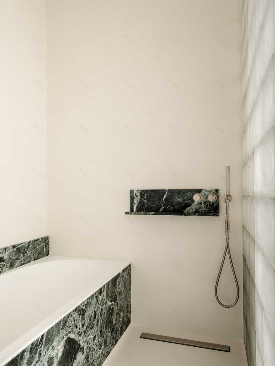 室内设计师的公寓丨A01 Studio(建筑师Nikita Kostik)-12