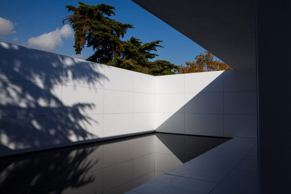 密斯失去物质性 · 空间消解与再构-16