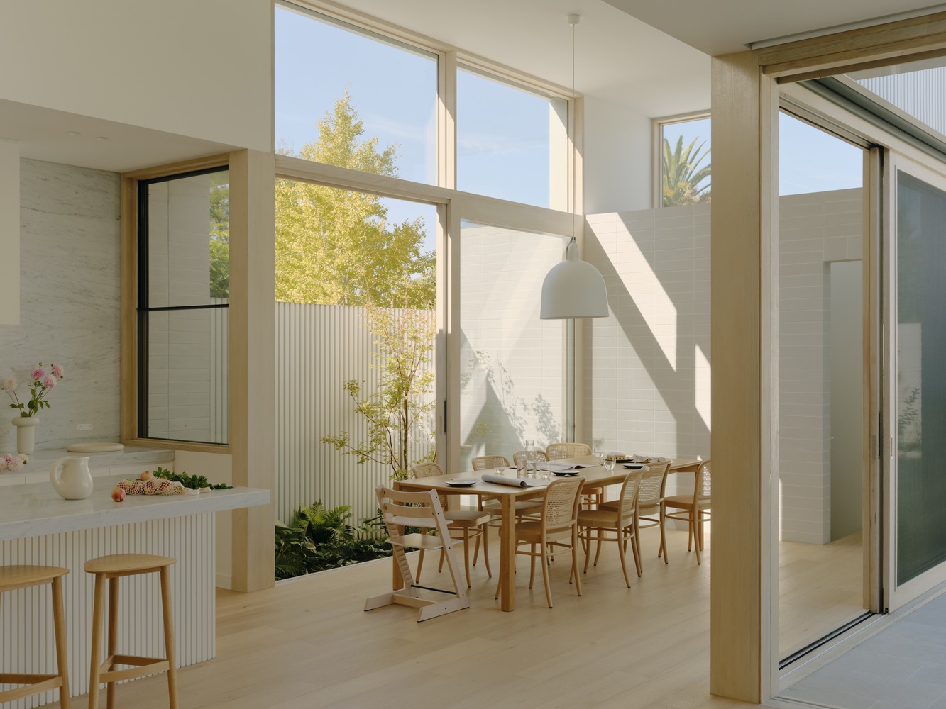 温润和谐的混合风格住宅 · Wheatland House-0